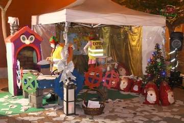 La alcaldesa de Telde alaba el ambiente mágico de la Casa de la Navidad/Francisco Javier Santana y TA.